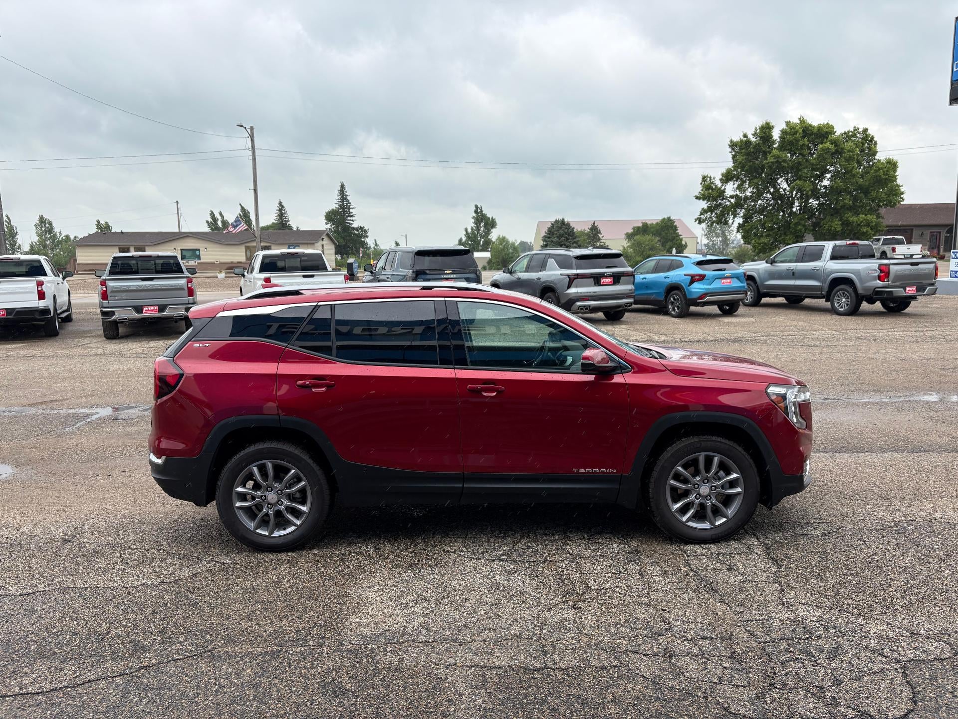 2023 GMC Terrain SLT