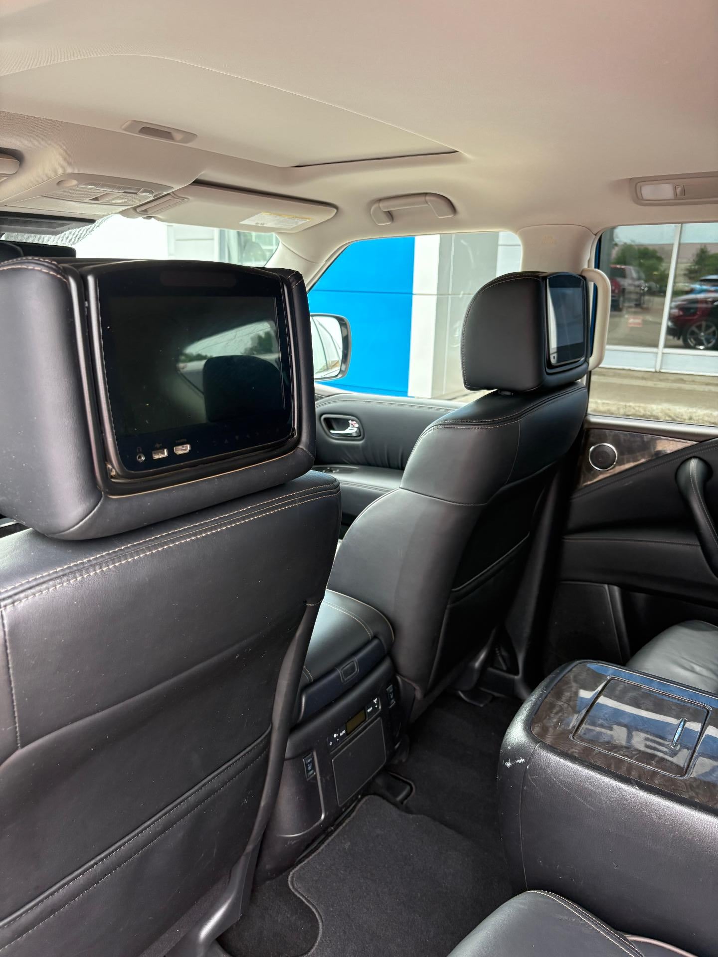 2023 Nissan Armada Platinum