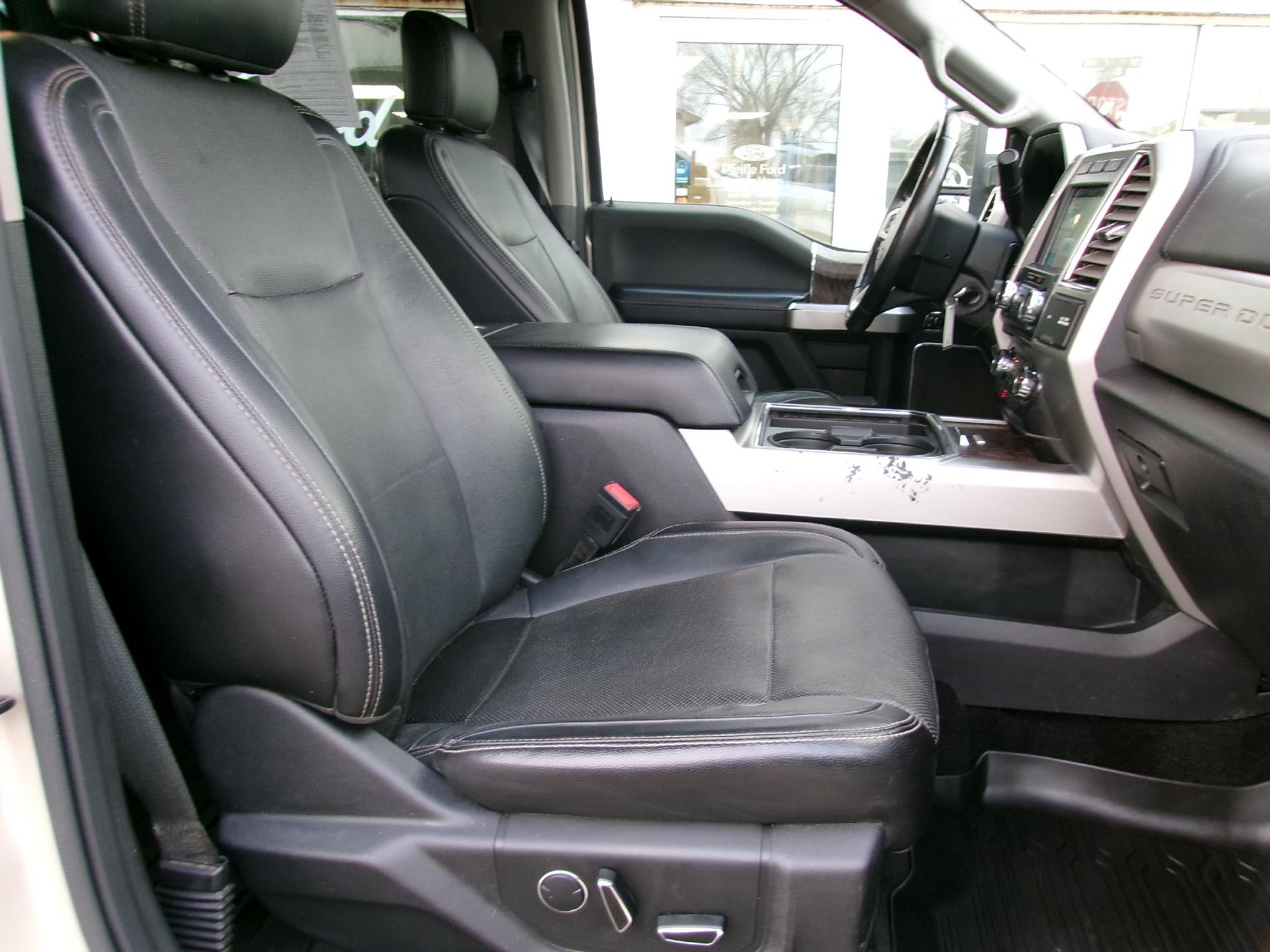 2017 Ford Super Duty F-250 SRW Lariat